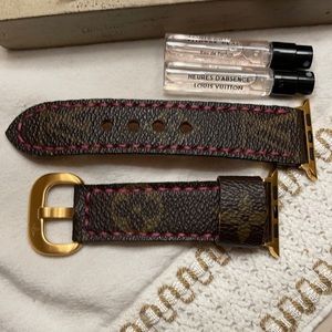 New never used 44 mm Apple Watch band